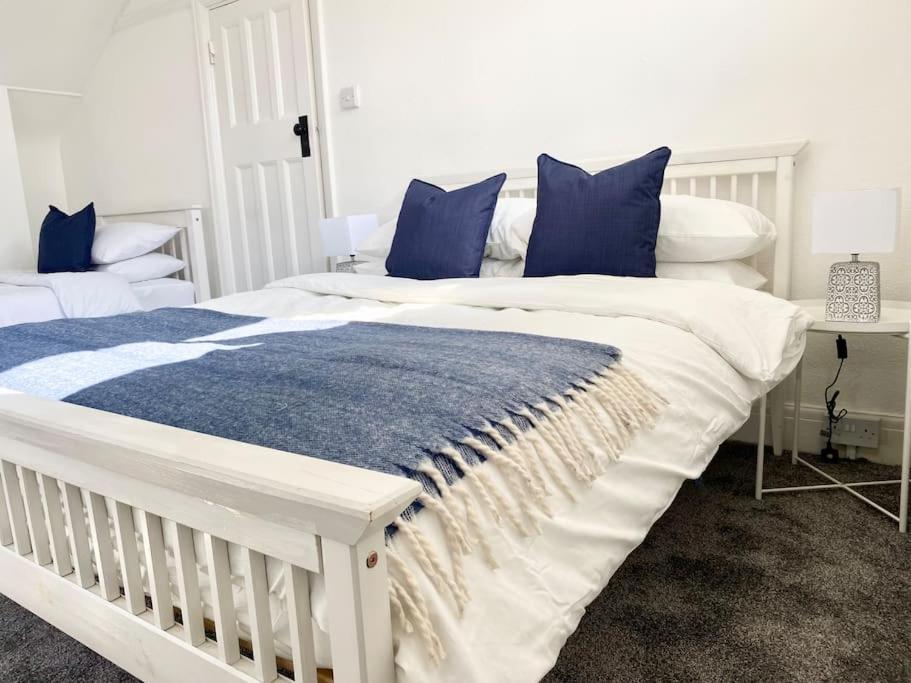 Charming Seaside Cottage In Leigh-On-Sea Саутенд-он-Си Экстерьер фото