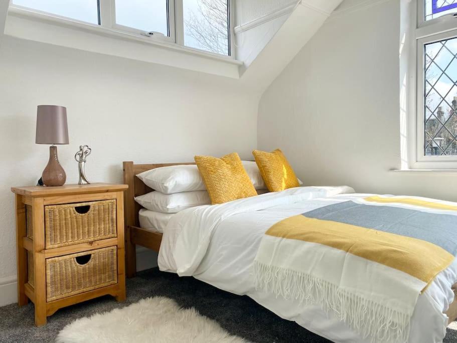 Charming Seaside Cottage In Leigh-On-Sea Саутенд-он-Си Экстерьер фото